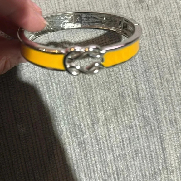 Lia Sophia enamel stretch bracelet - Picture 2 of 3